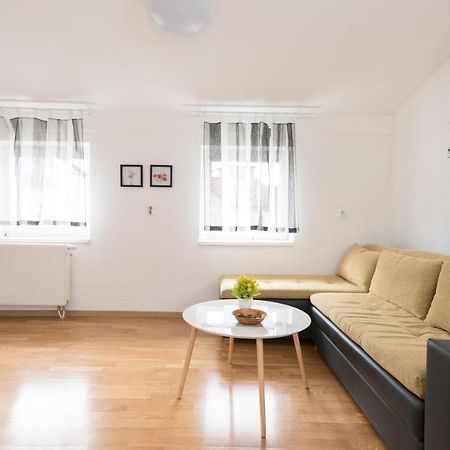 Apartmani Kod Marka Pozega Luaran gambar
