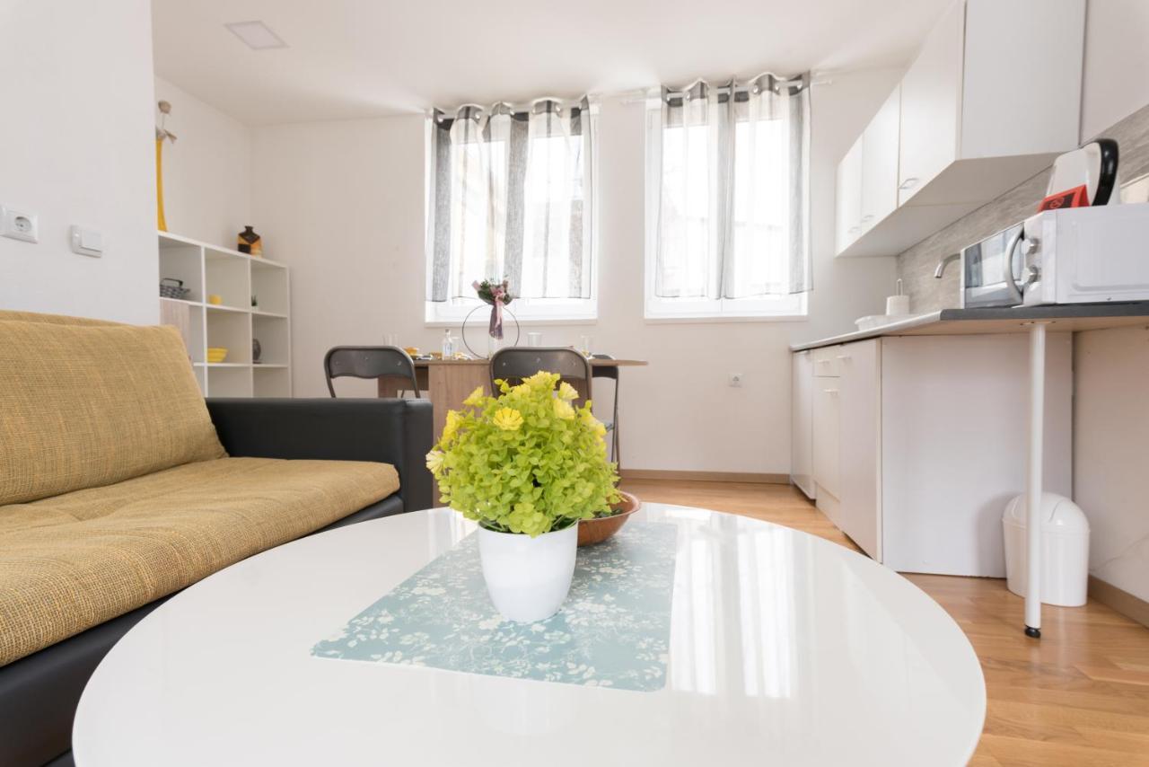 Apartmani Kod Marka Pozega Luaran gambar