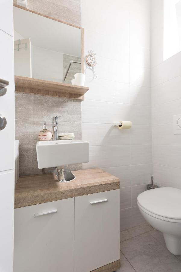 Apartmani Kod Marka Pozega Luaran gambar