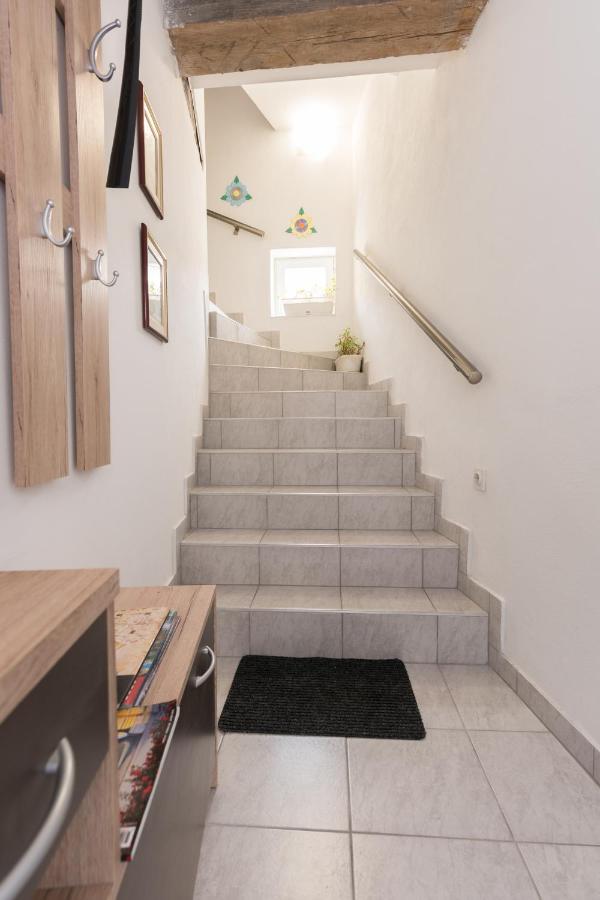 Apartmani Kod Marka Pozega Luaran gambar