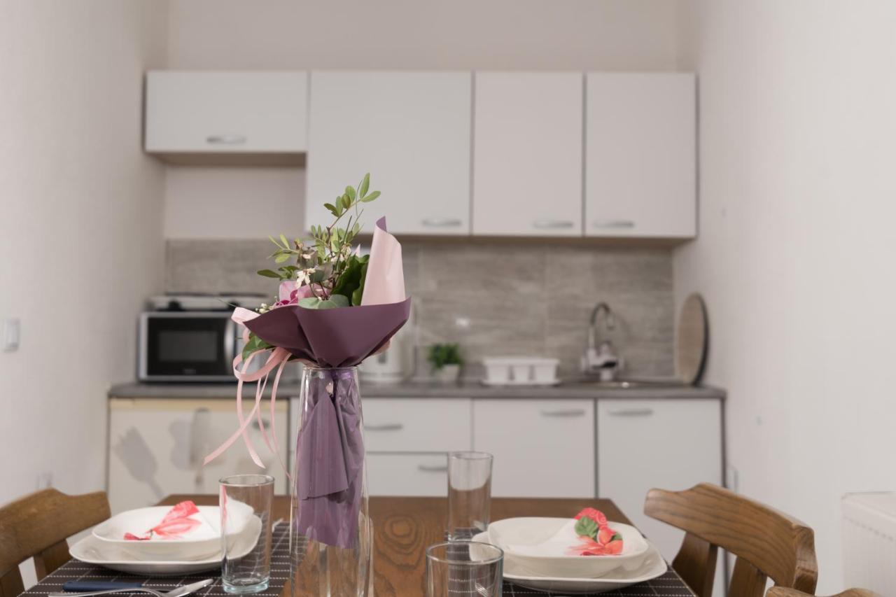 Apartmani Kod Marka Pozega Luaran gambar