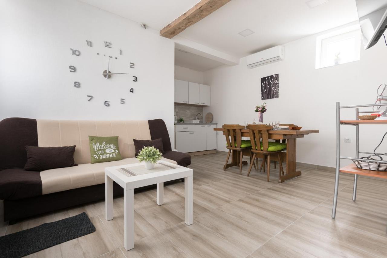 Apartmani Kod Marka Pozega Luaran gambar