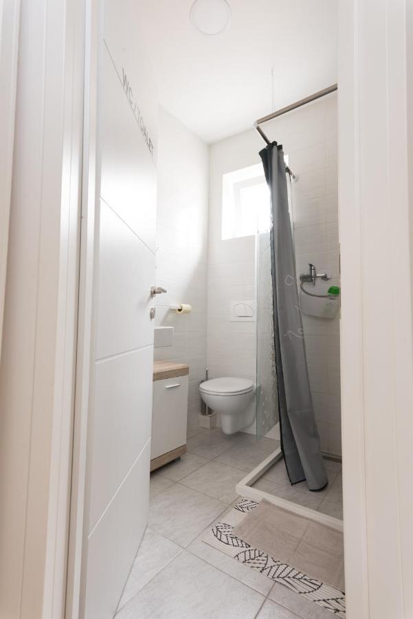 Apartmani Kod Marka Pozega Luaran gambar
