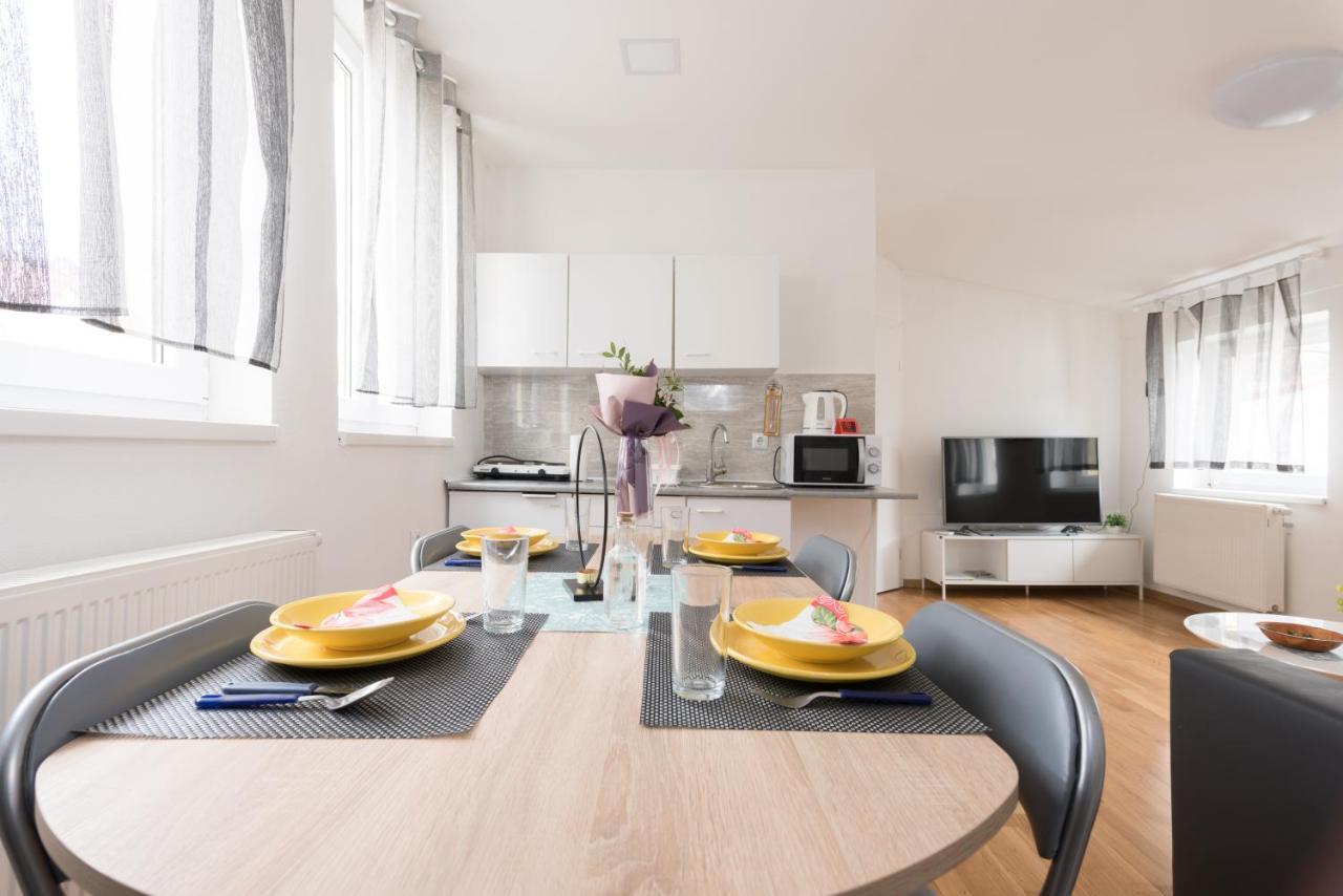 Apartmani Kod Marka Pozega Luaran gambar