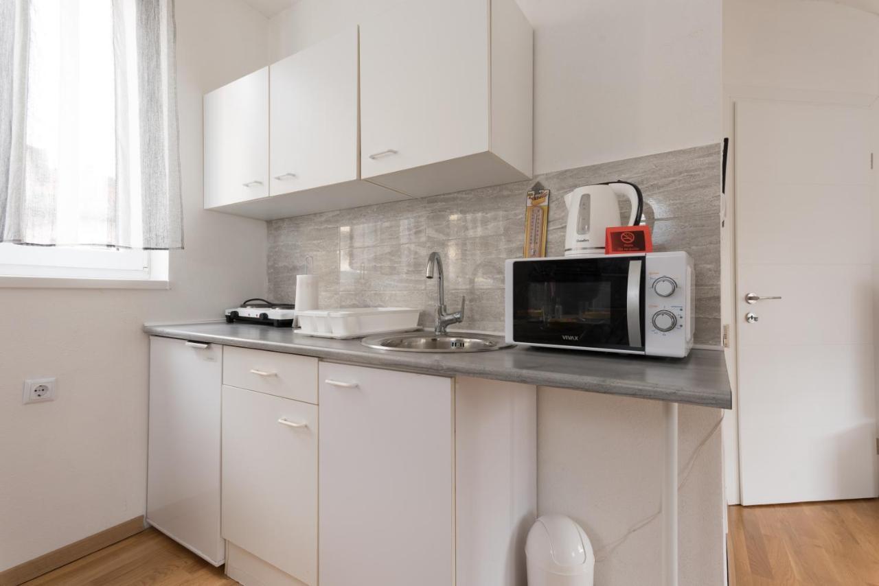 Apartmani Kod Marka Pozega Luaran gambar