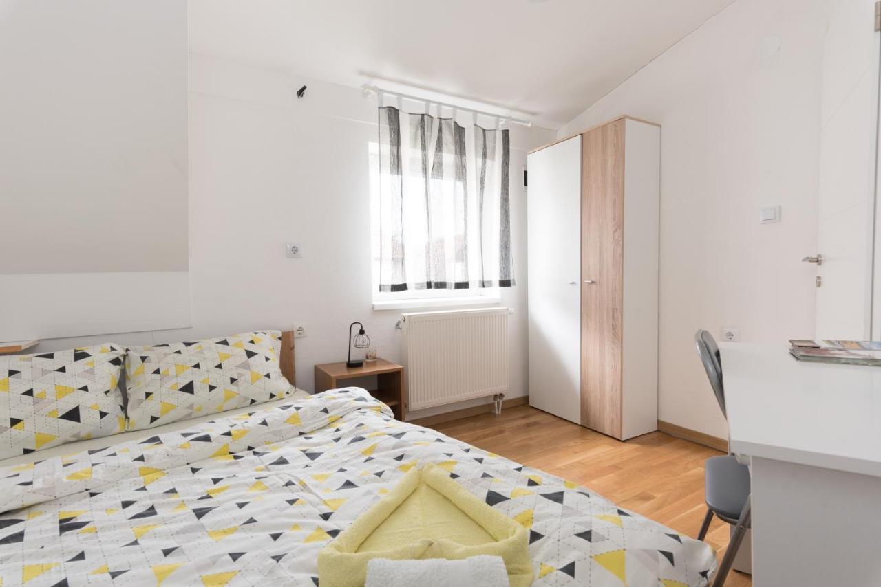 Apartmani Kod Marka Pozega Luaran gambar